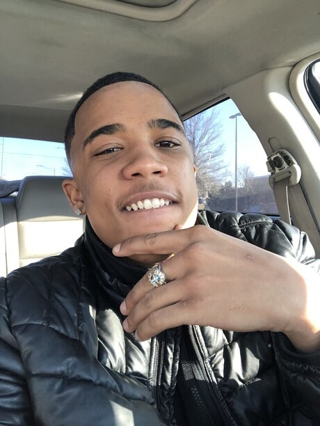 Naakte gelekte OnlyFans-foto van Gmoneydafadegod