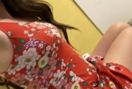 Naakte gelekte OnlyFans-foto van Mommylovescock