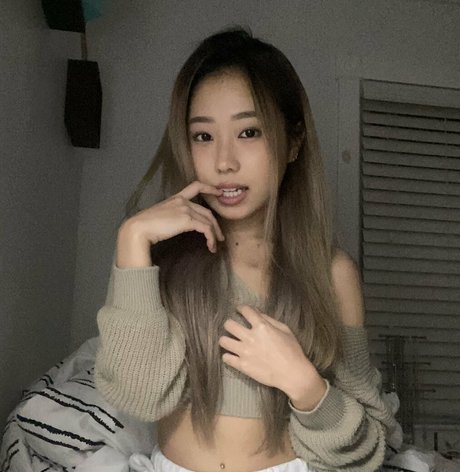 Naakte gelekte OnlyFans-foto van Bebiisama