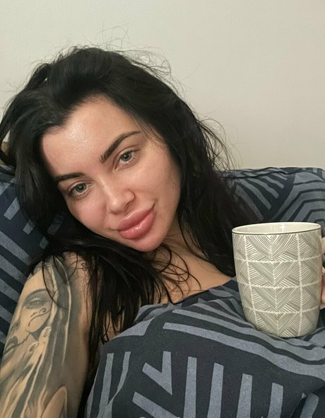 Naakte gelekte OnlyFans-foto van Unholymary
