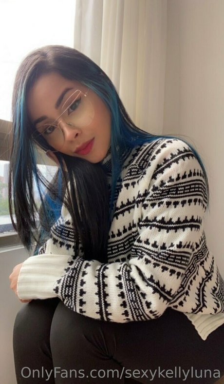 Naakte gelekte OnlyFans-foto van Sexykellyluna