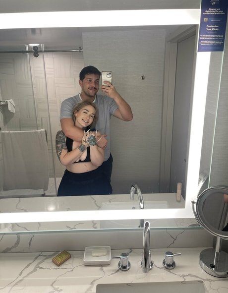 Naakte gelekte OnlyFans-foto van Misslavey666