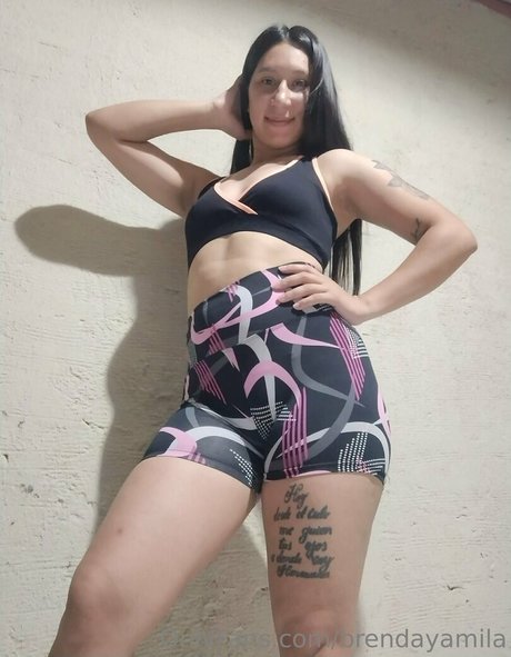 Naakte gelekte OnlyFans-foto van Brendayamila