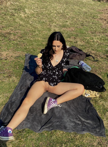 Naakte gelekte OnlyFans-foto van Bratbaby555