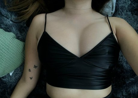Naakte gelekte OnlyFans-foto van Valstar12