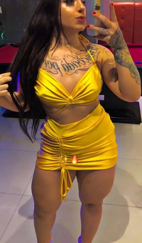 Naakte gelekte OnlyFans-foto van Alana Mara