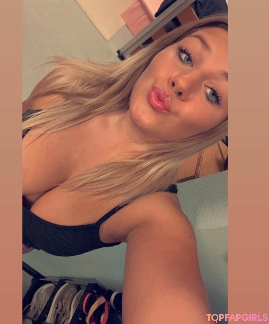 Naakte gelekte OnlyFans-foto van Mackenzie Spohn #44 Naakte gelekte OnlyFans-foto van Mackenzie Spohn #44