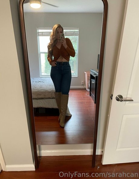 Naakte gelekte OnlyFans-foto van Sarah Can