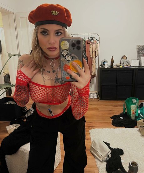 Naakte gelekte OnlyFans-foto van Fincansurat
