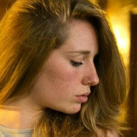 Naakte gelekte OnlyFans-foto van Katherine Fisher