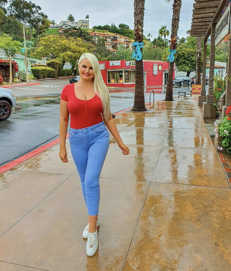 Zandra May