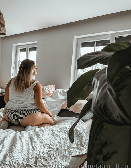 Naakte gelekte OnlyFans-foto van Fatgirlfitgirl