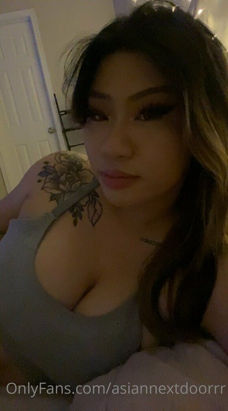 Naakte gelekte OnlyFans-foto van Asianbabymoon
