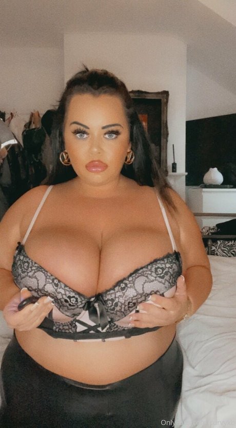 Khloe38kk