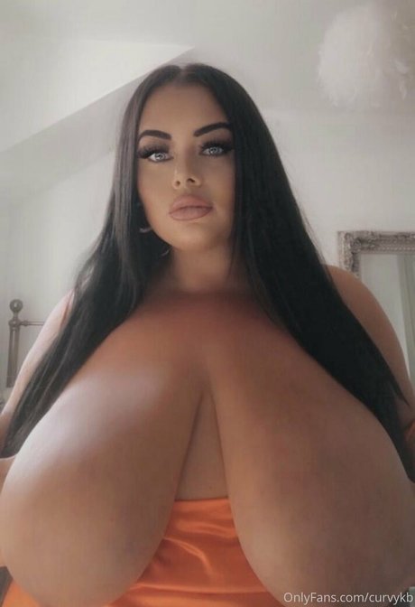 Naakte gelekte OnlyFans-foto van Khloe38kk