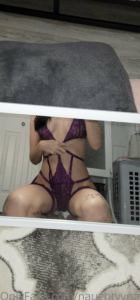 Naakte gelekte OnlyFans-foto van Naughtyynavii