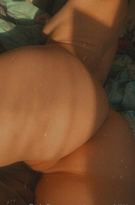 Naakte gelekte OnlyFans-foto van Creamykittty