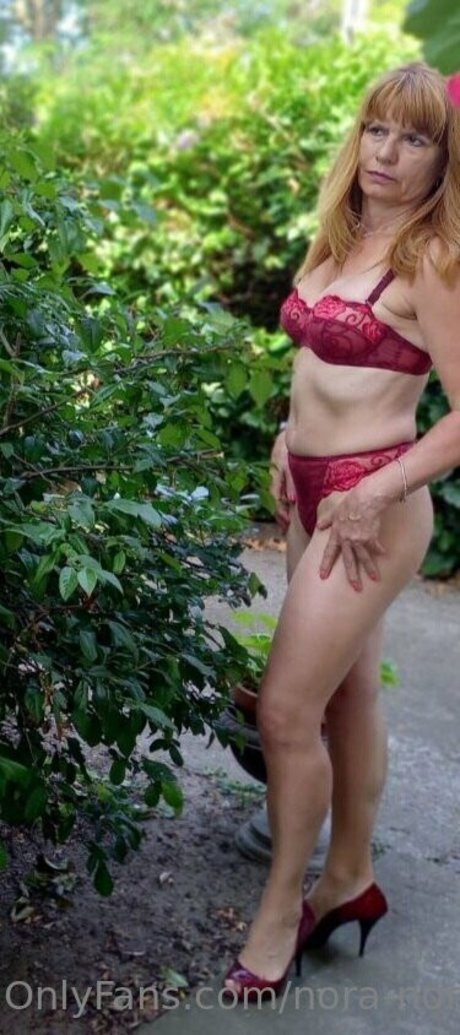 Nakednora