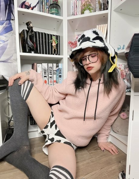 Naakte gelekte OnlyFans-foto van Alsweyrs