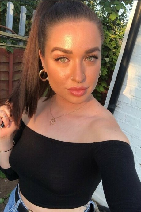 Naakte gelekte OnlyFans-foto van Zaynes91