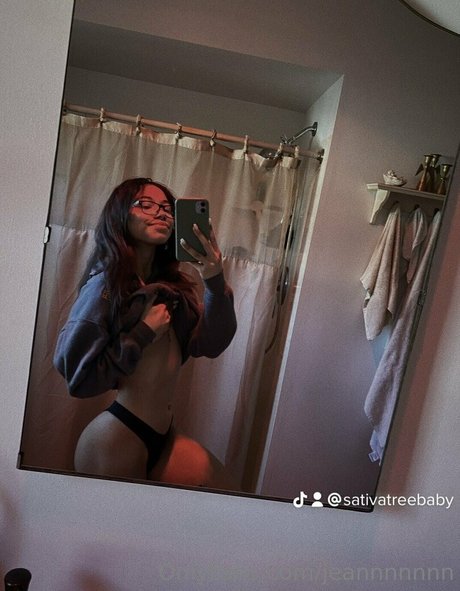 Naakte gelekte OnlyFans-foto van Jeannnnnnn
