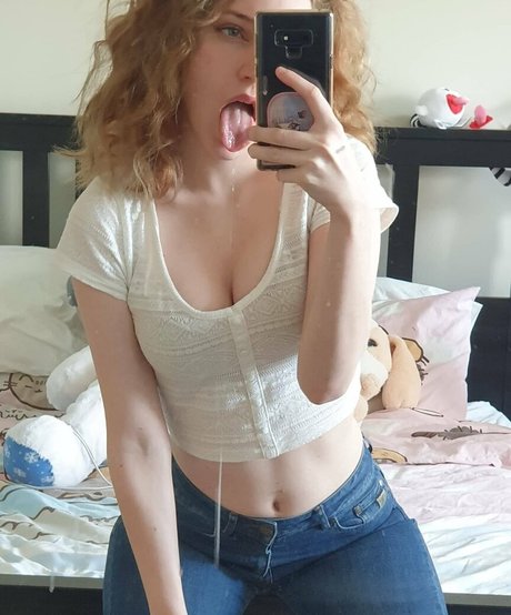 Naakte gelekte OnlyFans-foto van Twinhentai