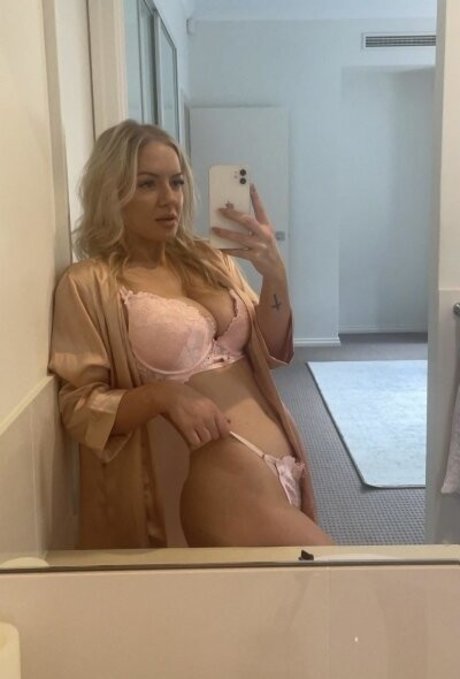 Naakte gelekte OnlyFans-foto van Mmmarcia91