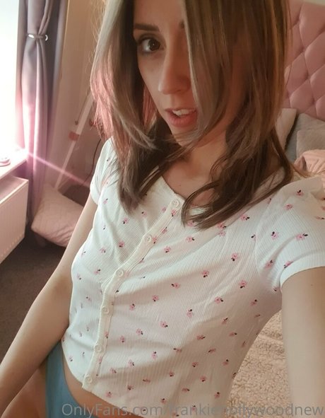 Naakte gelekte OnlyFans-foto van Frankiehollywoodnew