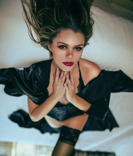 Naakte gelekte OnlyFans-foto van Audra Grace Johnson