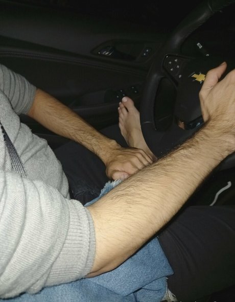 Naakte gelekte OnlyFans-foto van Claritafeet