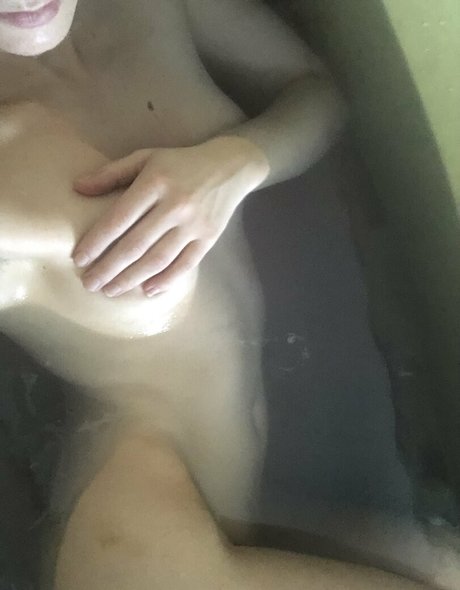 Naakte gelekte OnlyFans-foto van Martatenshiko