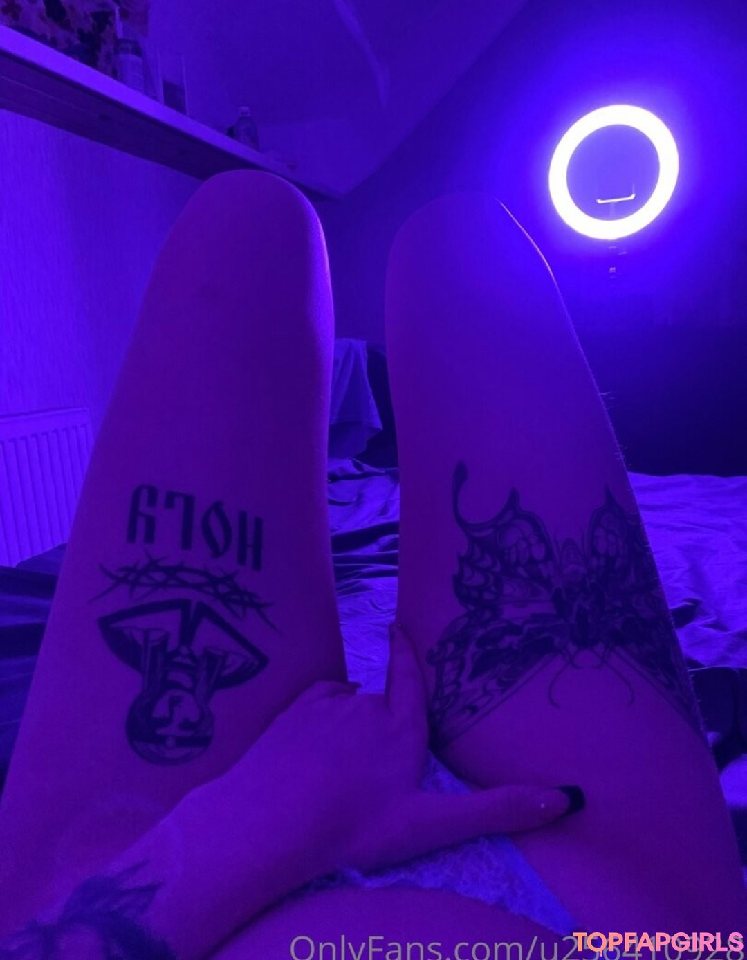 Naakte gelekte OnlyFans-foto van Alinajuicyb1tch #15 Naakte gelekte OnlyFans-foto van Alinajuicyb1tch #15