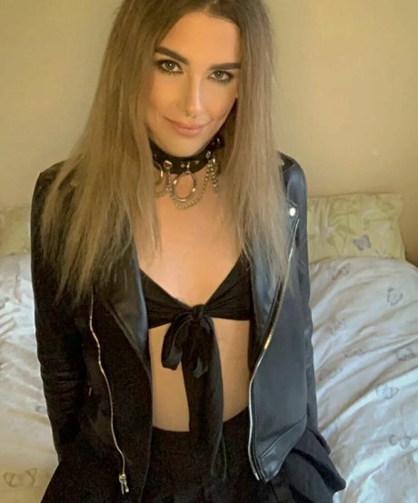 Naakte gelekte OnlyFans-foto van Aliysha