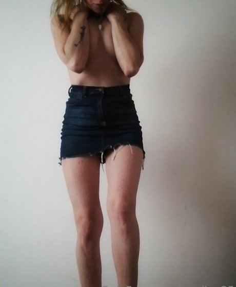 Naakte gelekte OnlyFans-foto van Merlina35