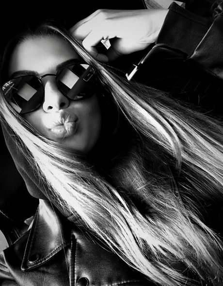 Naakte gelekte OnlyFans-foto van Loveyarina