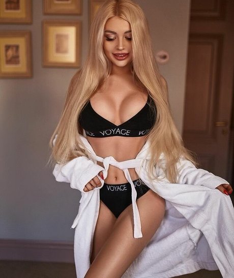 Naakte gelekte OnlyFans-foto van Anastasiiabod