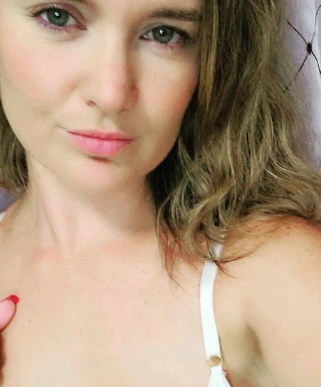 Naakte gelekte OnlyFans-foto van Jennifer Fox