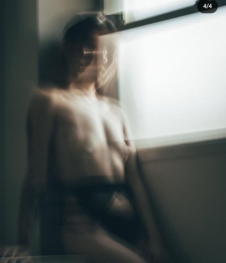Naakte gelekte OnlyFans-foto van Beautaefu