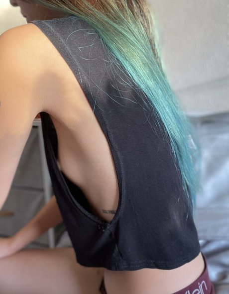 Naakte gelekte OnlyFans-foto van Asian Butt Slut