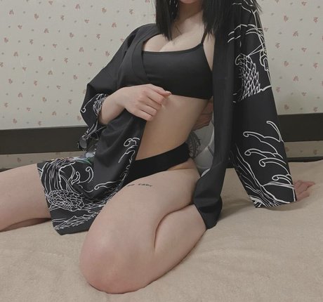 Naakte gelekte OnlyFans-foto van Conitenok