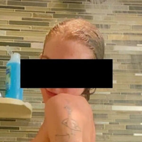 Naakte gelekte OnlyFans-foto van Thestonercat