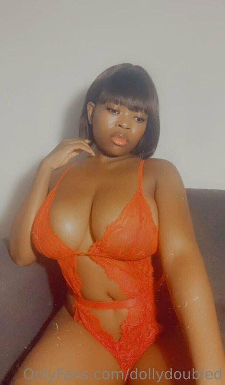 Naakte gelekte OnlyFans-foto van Dollydoubled