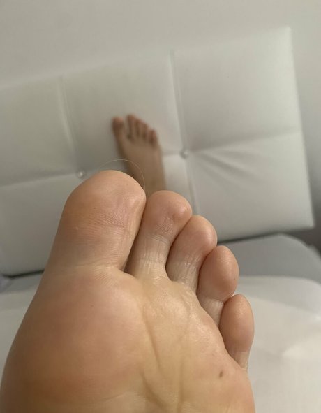 Naakte gelekte OnlyFans-foto van Monamixxx