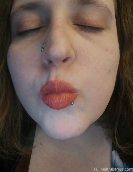 Naakte gelekte OnlyFans-foto van Fullmeltmistress