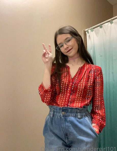 Naakte gelekte OnlyFans-foto van Slender024