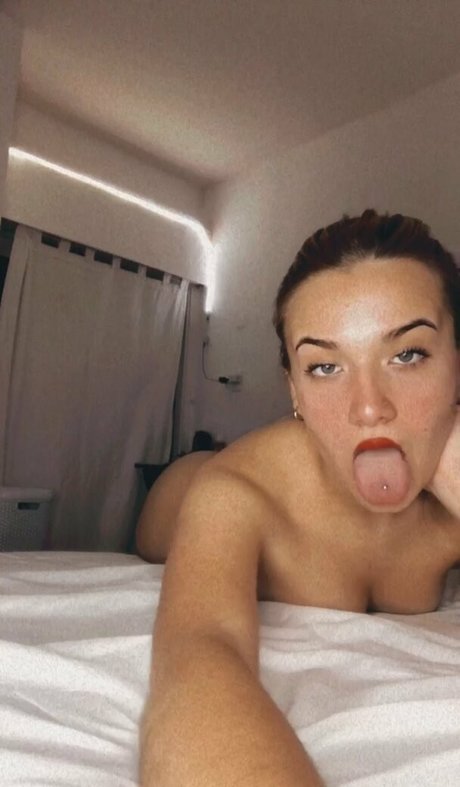 Naakte gelekte OnlyFans-foto van Madisondavisbby