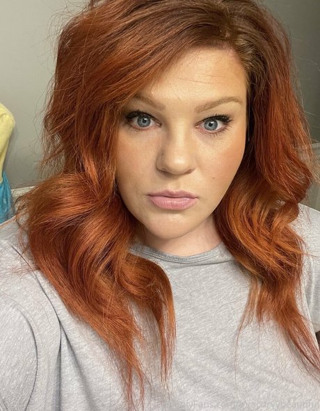 Naakte gelekte OnlyFans-foto van Mrscurvybeautiful