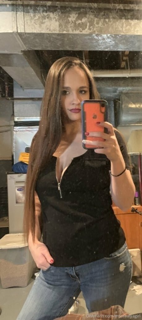 Naakte gelekte OnlyFans-foto van Msstealyagirl