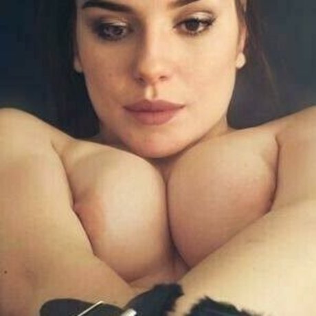 Naakte gelekte OnlyFans-foto van Karolinaaemm