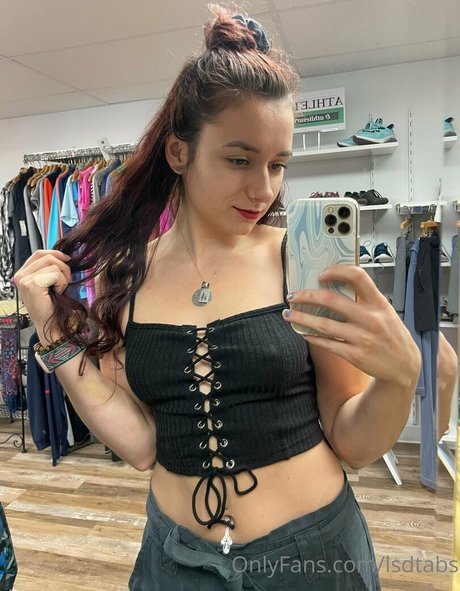Naakte gelekte OnlyFans-foto van Lsdtabs